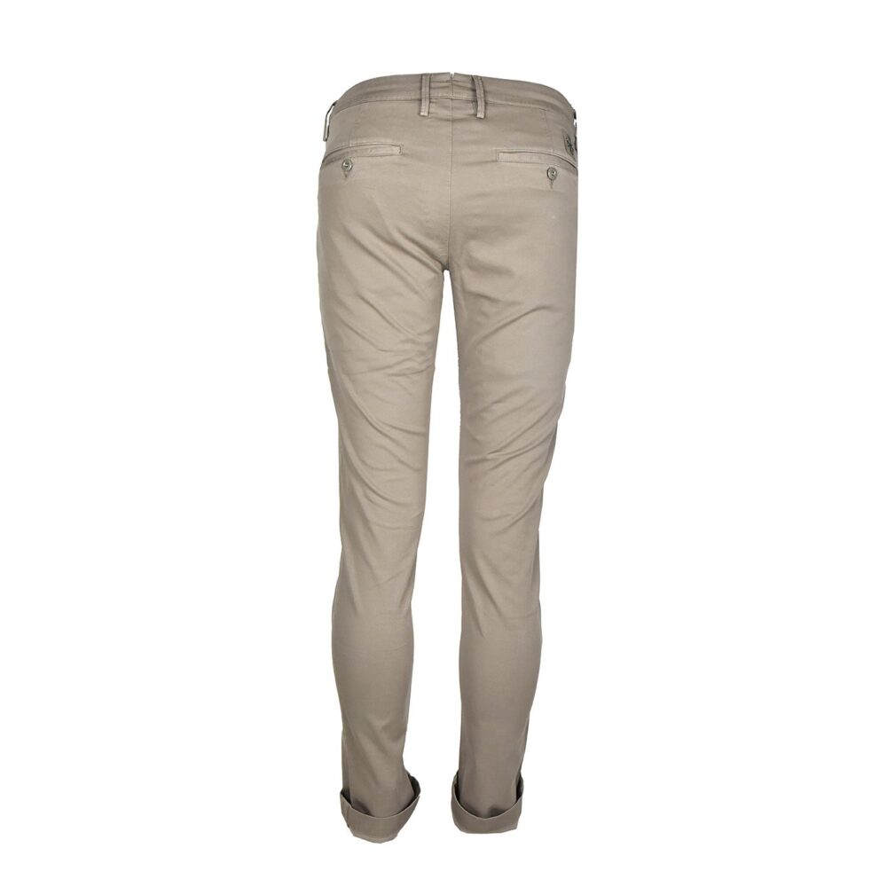 Alternative view of Jacob Cohen Bobby